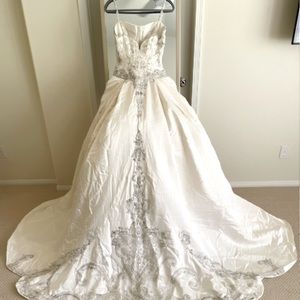 One of a kind, Priscilla of Boston wedding dress, size 2/4.